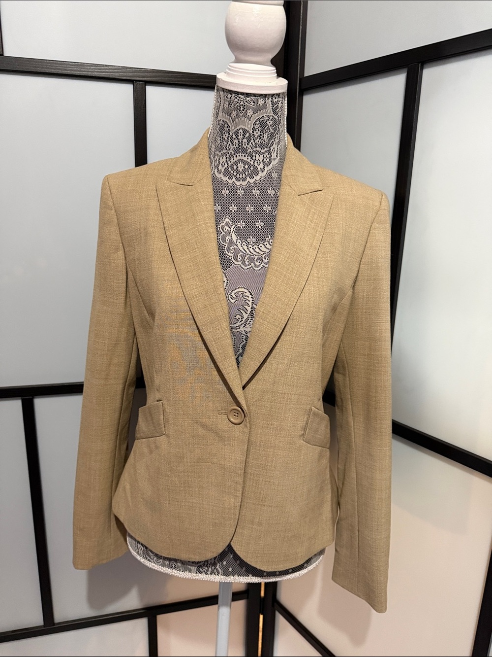 VENUS Beige/Tan Single-Button Tailored Women's Blazer
